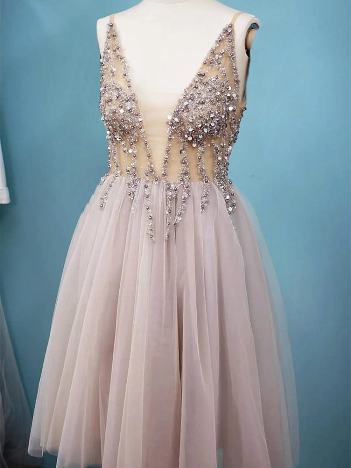 A Line V Neck Short Gray Beaded Prom Dresses, Short Grey Formal Homecoming Dress with Beading