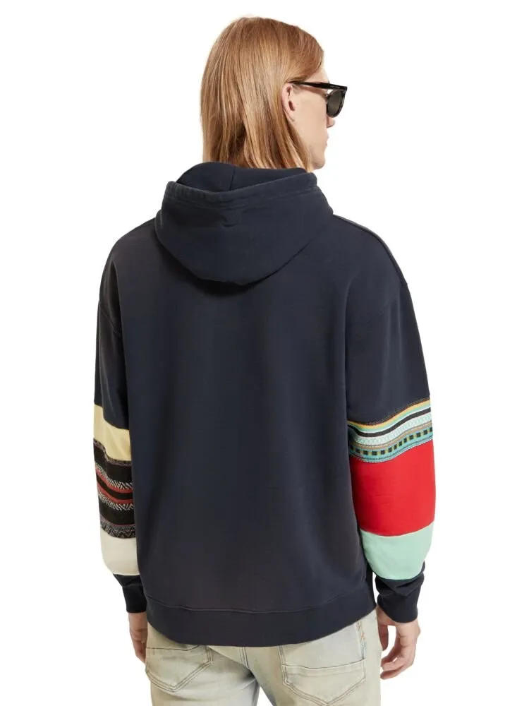 SCOTCH&SODA - Relaxed fit club soda applique hoodie in Organic Cotton 174501