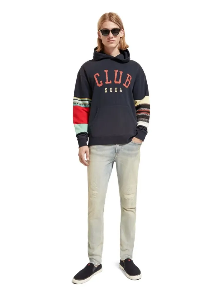 SCOTCH&SODA - Relaxed fit club soda applique hoodie in Organic Cotton 174501